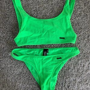 NWOT Green Ribbed Triangl Swimwear Bikini